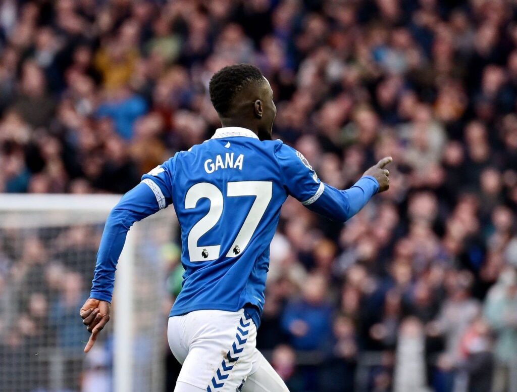 Idrissa Gueye offre le maintien à Everton, vainqueur de Brenford